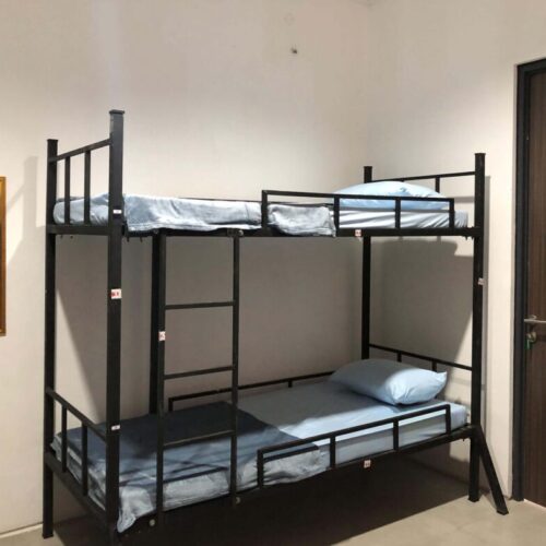 Tempat tidur di asrama Tempat tidur di asrama